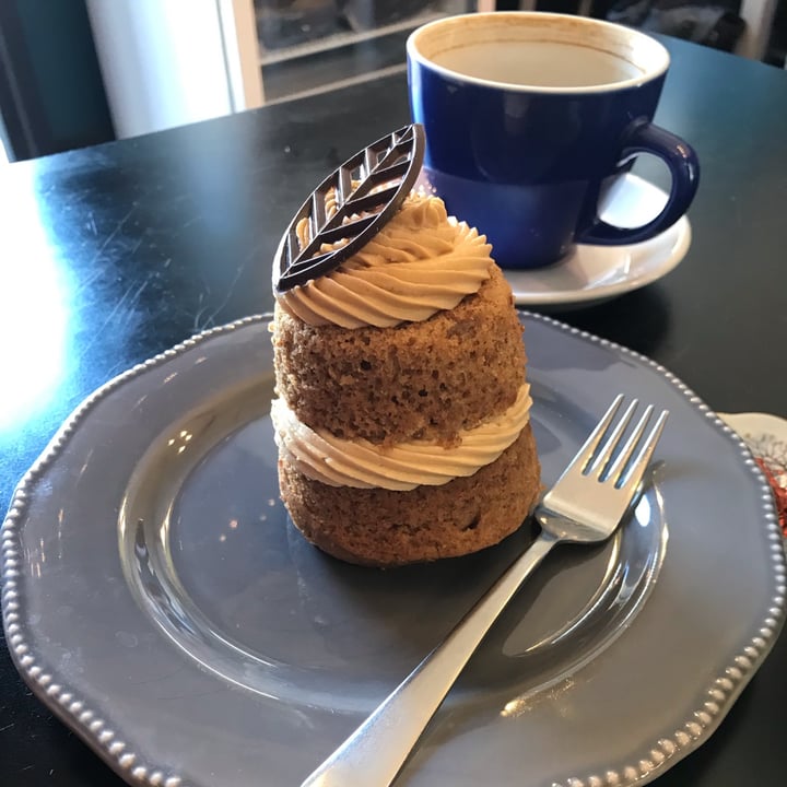 photo of Black Rabbit Coffee and Pecan Cake shared by @scottye on  12 May 2024 - review