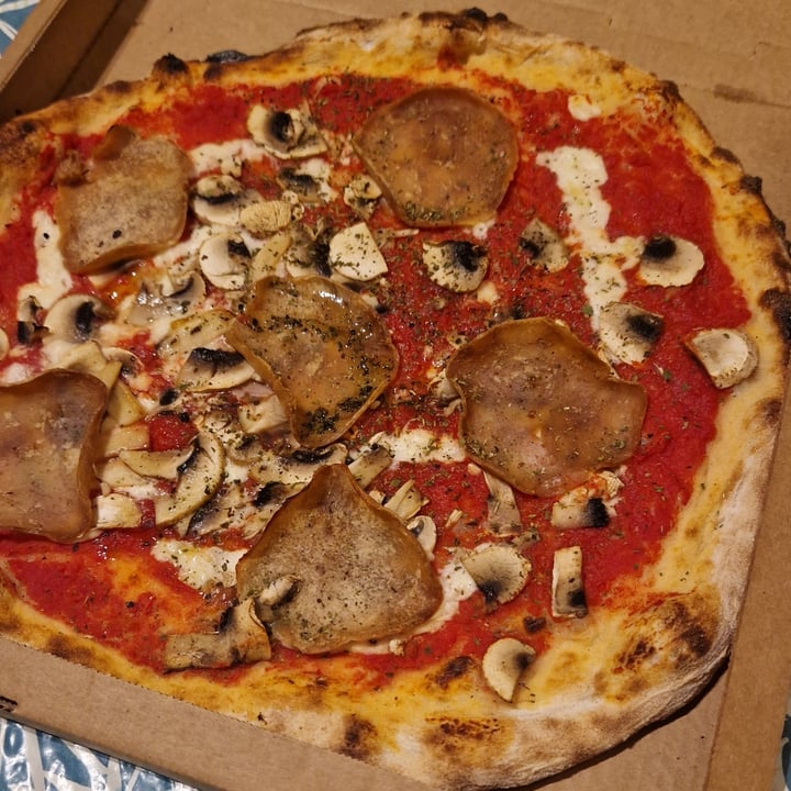 photo of Kindness Pizza Prosciutto e Funghi shared by @ilmonako on  17 Mar 2024 - review