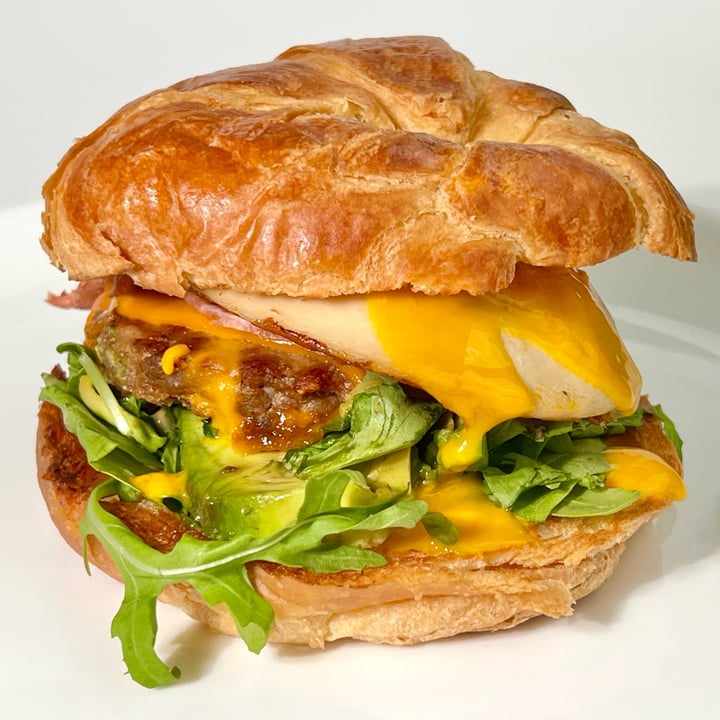 photo of Chubby Bunny Croissan’wich with Yo Egg Sunny Side Up Egg shared by @pdxveg on  30 Sep 2023 - review