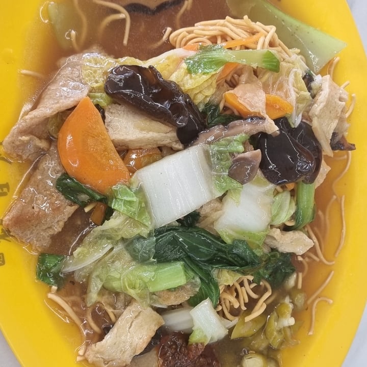 photo of Kwan Tzi Zhai Vegetarian Catering crispy noodles shared by @vegehappy on  14 Sep 2024 - review