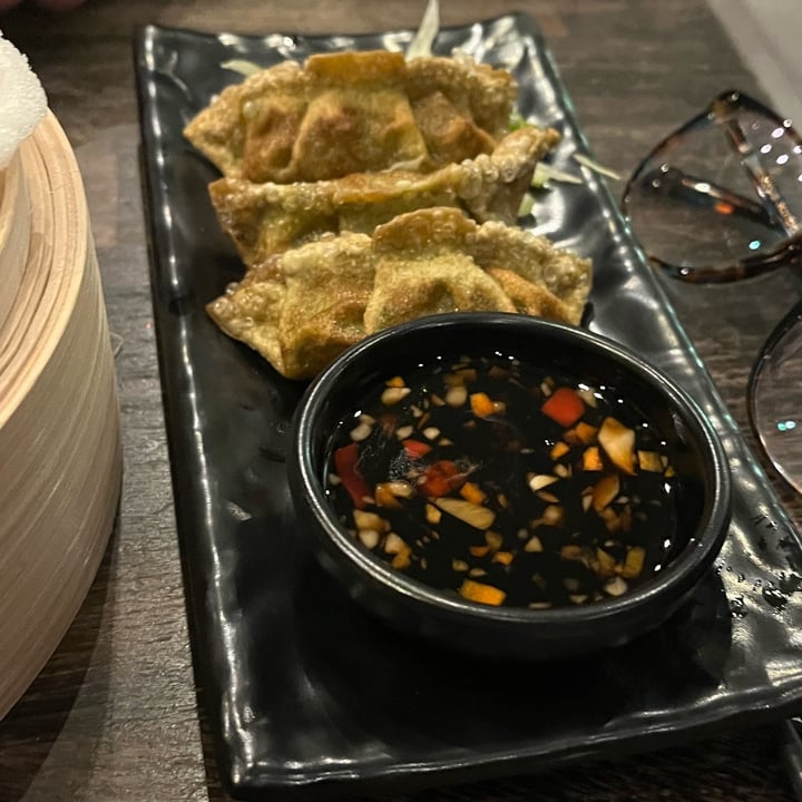 photo of Urban Orient Crispy Vegetable Dumplings shared by @eilidhm on  04 Jan 2025 - review