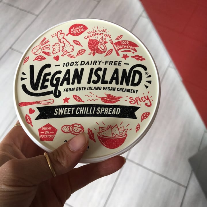 photo of Vegan island Dairy Free Spread sweet chili shared by @eterella on  12 Sep 2023 - review