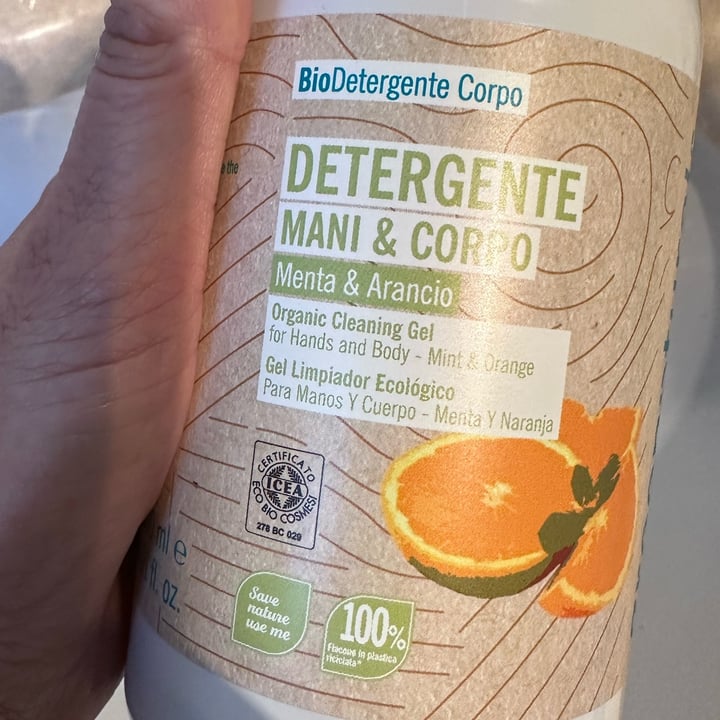 photo of Greenatural Detergente mani e corpo menta e arancio shared by @babette on  06 May 2024 - review