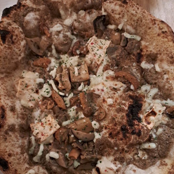 photo of Purezza - Vegan Pizza Camden Black Truffle Pizza shared by @upliftingoctopus66 on  15 Apr 2024 - review