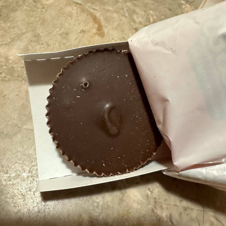 photo of Reese's Plant Based Peanut Butter Cups shared by @1creolevegan on  29 Mar 2024 - review