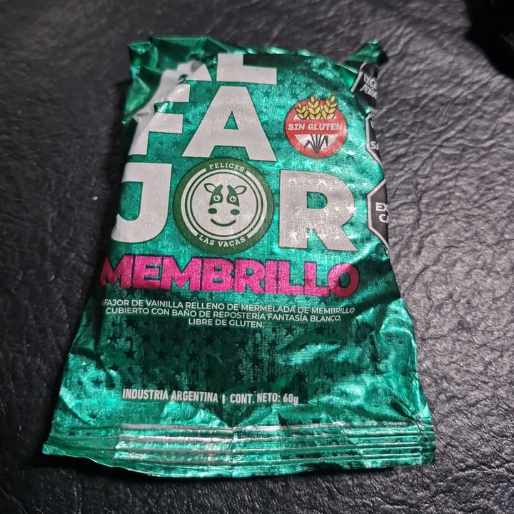 photo of Felices Las Vacas Alfajor Blanco Con Membrillo shared by @yazalmonacid on  01 Sep 2024 - review
