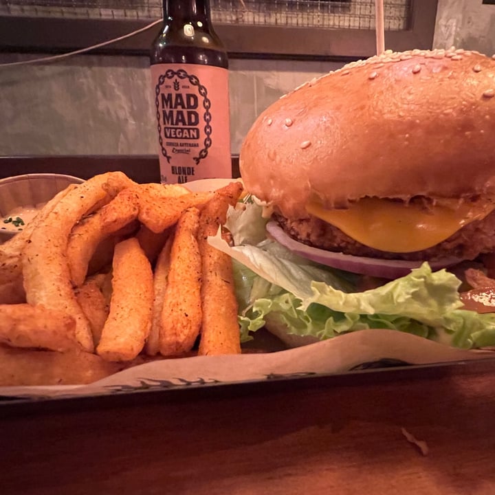 photo of Mad Mad Vegan Rock’n Chick’n shared by @carolarribas on  22 Oct 2023 - review