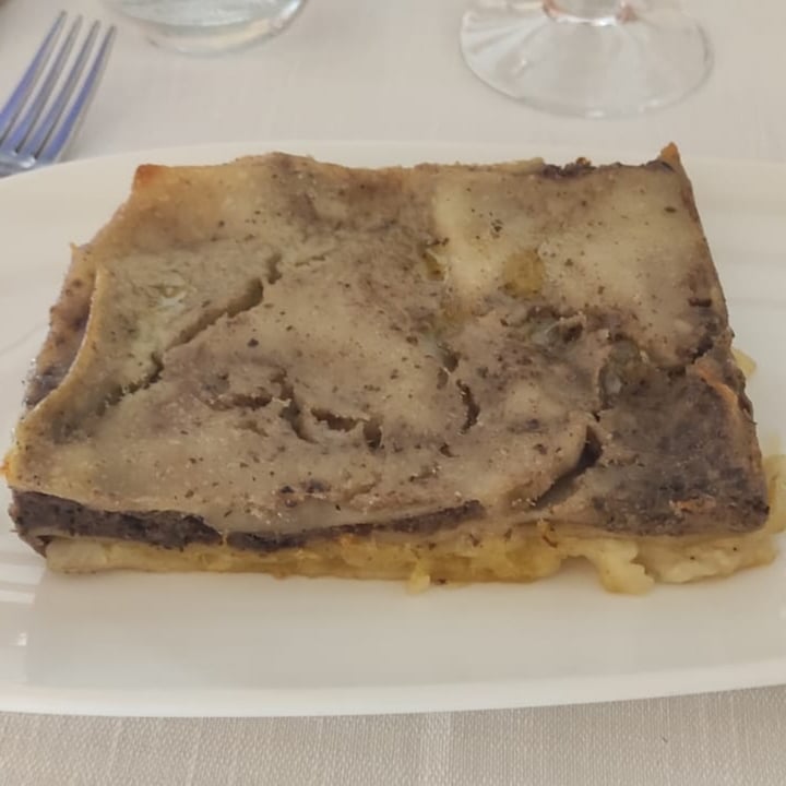 photo of il Lughino, come Natura insegna - Como Lasagna Alle Cipolle E Crema Di Legumi shared by @alicevee on  27 Aug 2023 - review