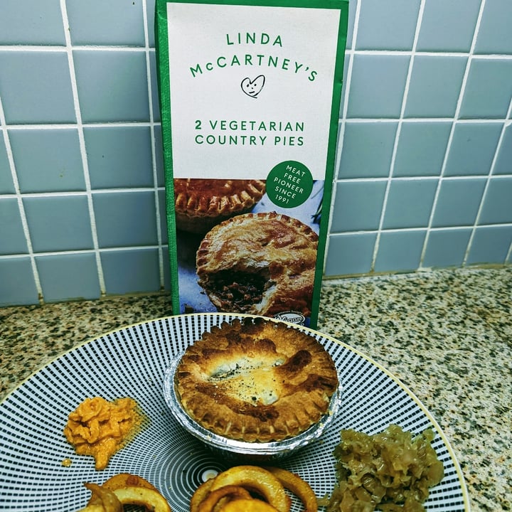 Linda McCartney's 2 vegetarian Country pies Review | abillion