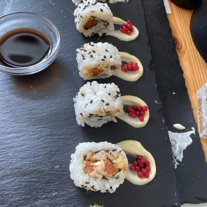 photo of Nativa Ristorante Uramaki Con Salmone Felice Cremoso Anacardi,  mayo Al Frutto Passione E Caviale Al Basilico shared by @oceanideserti on  15 Dec 2024 - review