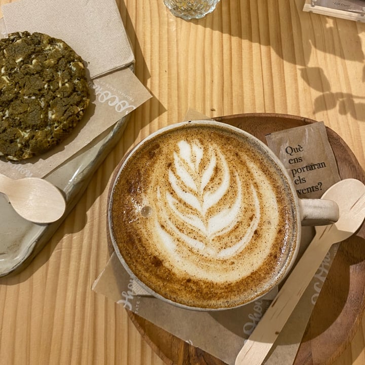 photo of Coco House - Cocadas & Brunch Madrid coconut spice pumpkin latte and gluten free cookie matcha&white chocolate shared by @edoardobattaglia on  09 Dec 2023 - review