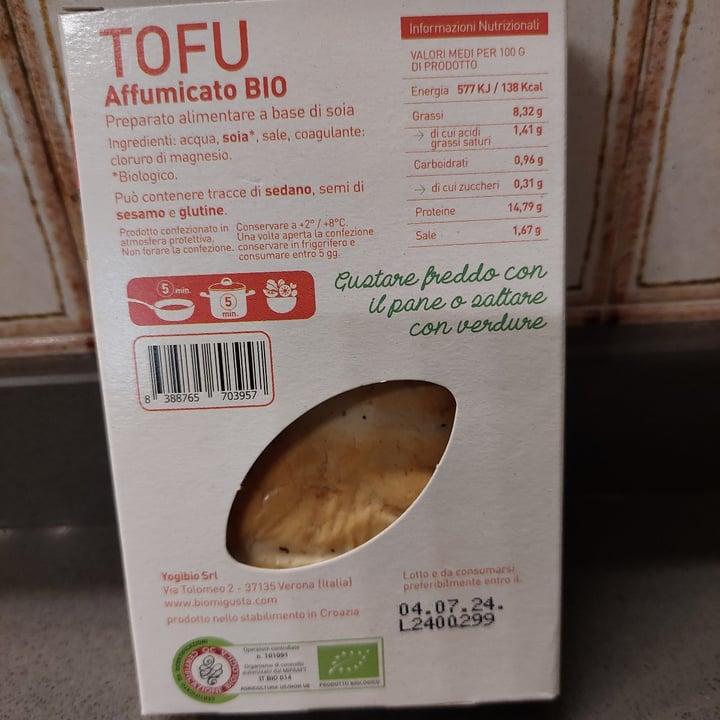 photo of Yogibio Tofu affumicato bio shared by @chiaraveg on  21 Apr 2024 - review