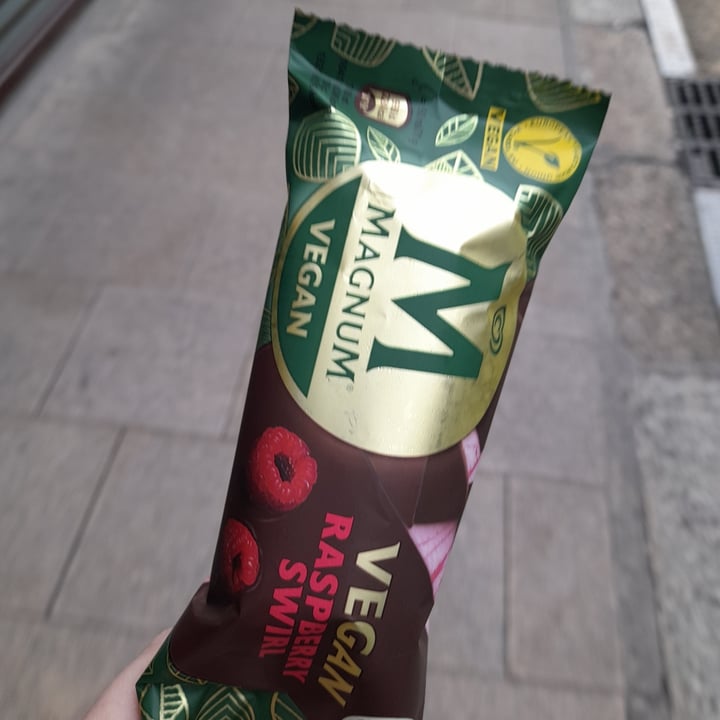 photo of Magnum Vegan Raspberry Swirl shared by @everydayvegan on  06 Nov 2023 - review