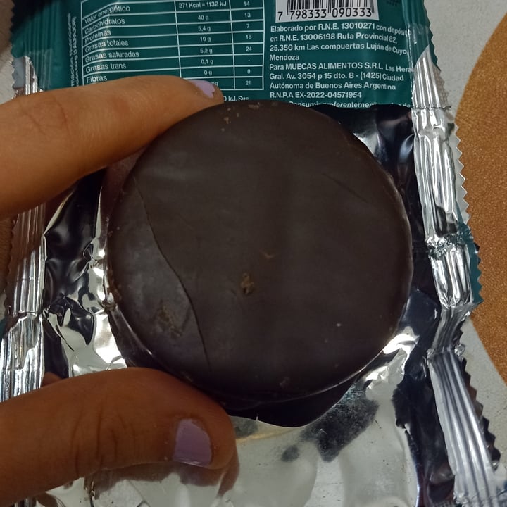 photo of Muecas chocolate alfajor de cacao relleno shared by @aldyflorent on  24 Sep 2023 - review