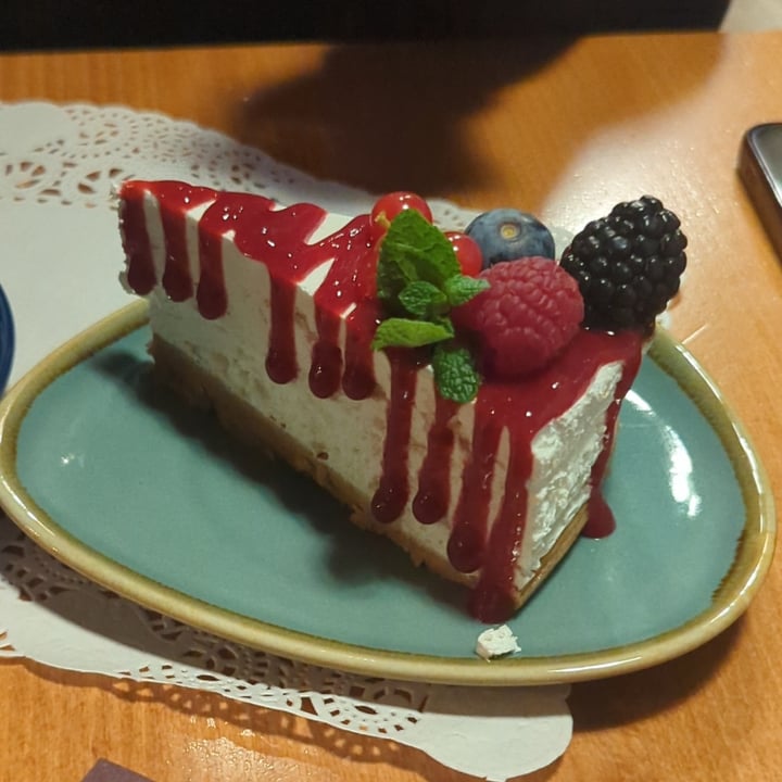 photo of Romeow Cat Bistrot White Cake shared by @bratkart0ffel on  27 Dec 2024 - review