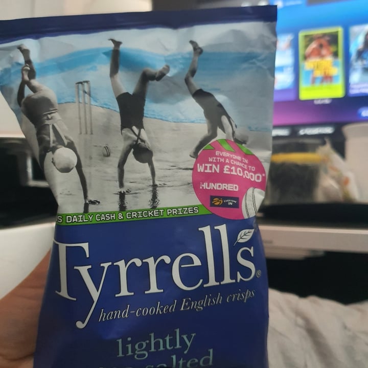 photo of Tyrrell's Lightly sea salted crisps shared by @chiaraar on  27 Jun 2024 - review