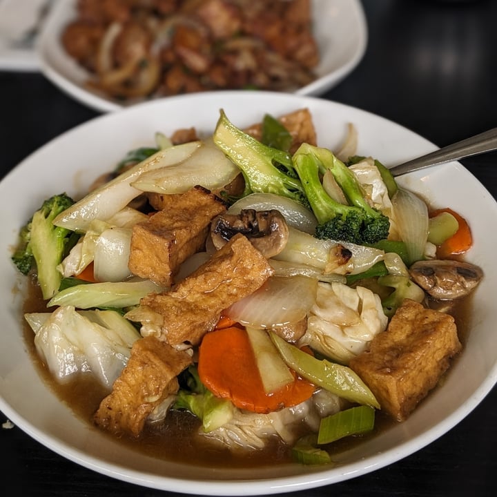 photo of Que Viet Village House Vegetable With Fried Tofu shared by @iszy on  21 Apr 2024 - review
