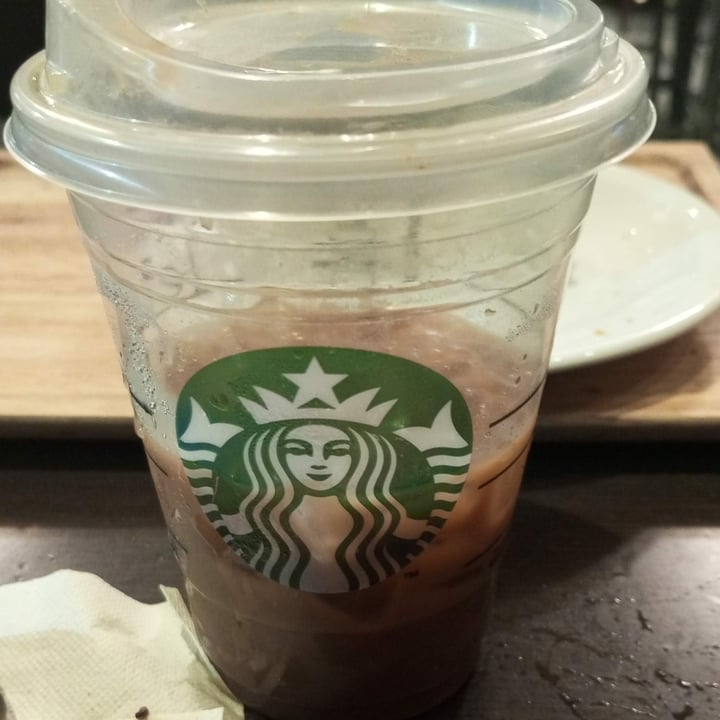 photo of Starbucks chocolate shaken Expresso Con Leche De Avena shared by @didiley on  26 Sep 2023 - review