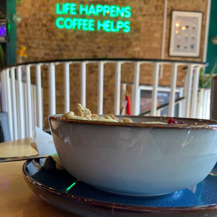 photo of Kave cafe Broccoli, Pineapple and Banana Smoothie bowl shared by @fxk on  18 Sep 2023 - review