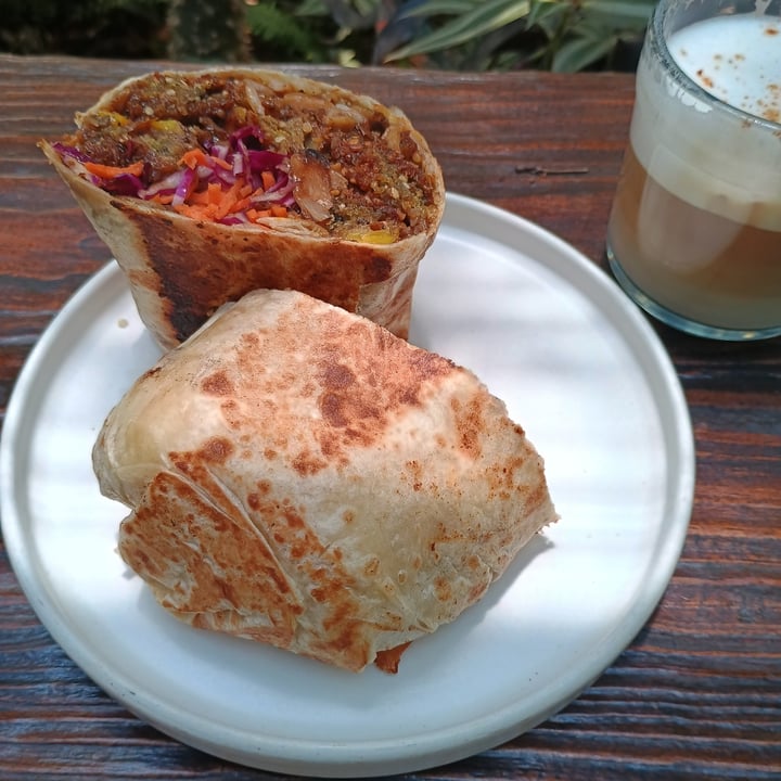 photo of Veguísima Burrito Goliath shared by @danisdragon on  11 Jun 2025 - review