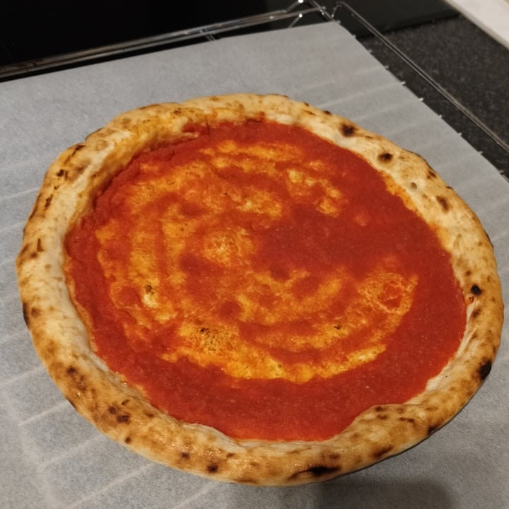photo of Crosta & Mollica pizza base topped with pomodoro sauce shared by @nuriawashungry on  11 Sep 2025 - review