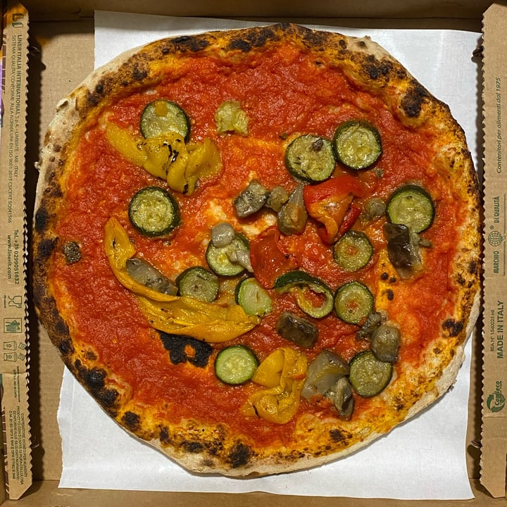 photo of Ciro Pizza Pizza vegetariana senza mozzarella shared by @adadoglia on  29 Sep 2023 - review