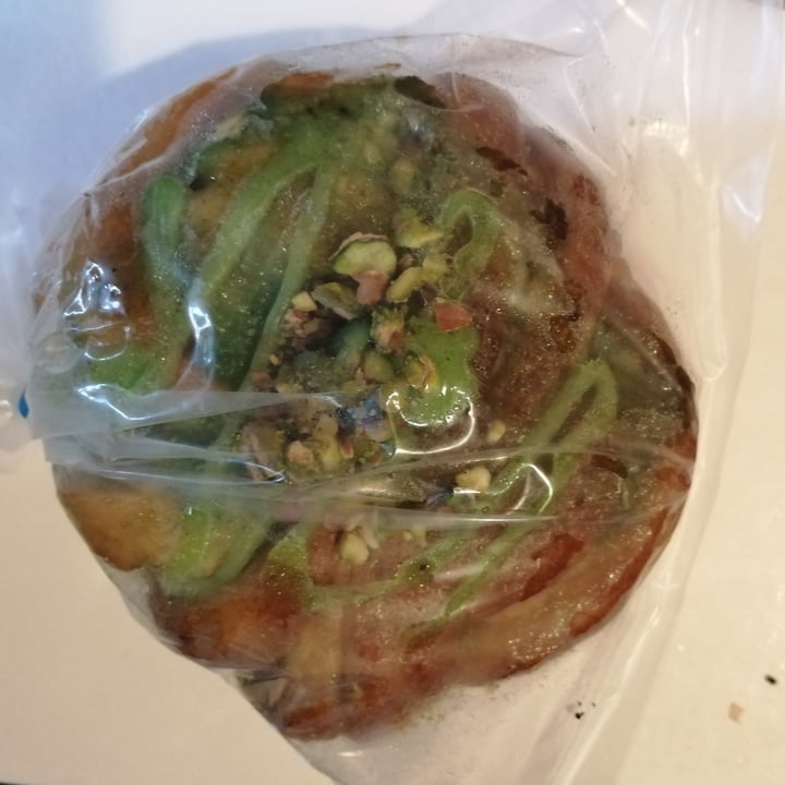 photo of Vegabonty Cinnamon roll pistacho shared by @ani16 on  26 Aug 2023 - review