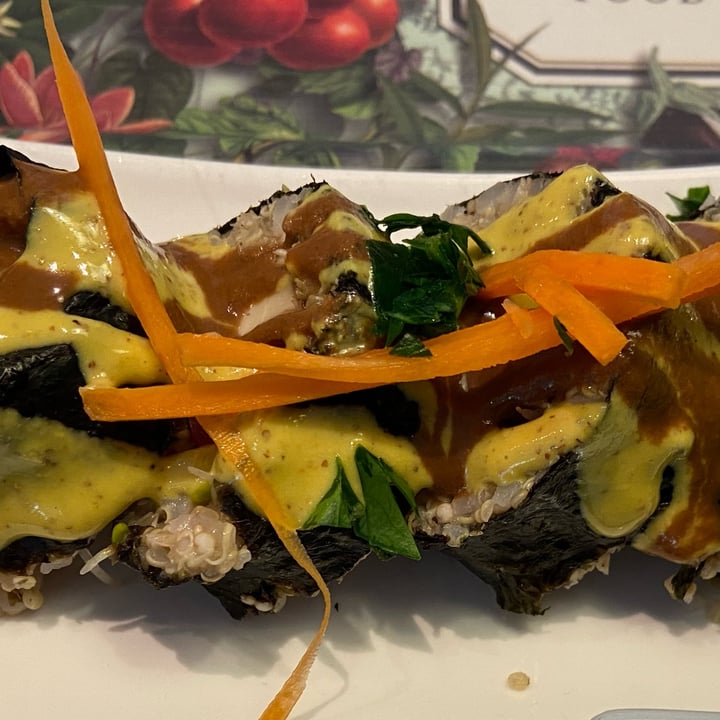 photo of Le Botaniste Veggie Sushi Roll shared by @fxk on  07 Dec 2023 - review