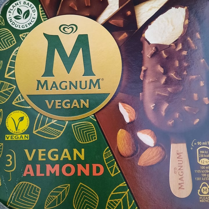 photo of Magnum Magnum Vegan Mini Classic Almond shared by @giusii on  17 Apr 2024 - review