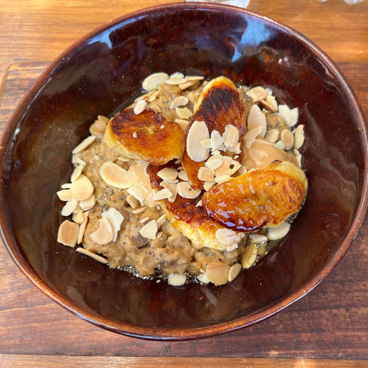 photo of Ou Meul Melkbosstrand Caramelised Banana And Peanut Butter Oats shared by @mimi2308 on  03 Dec 2023 - review