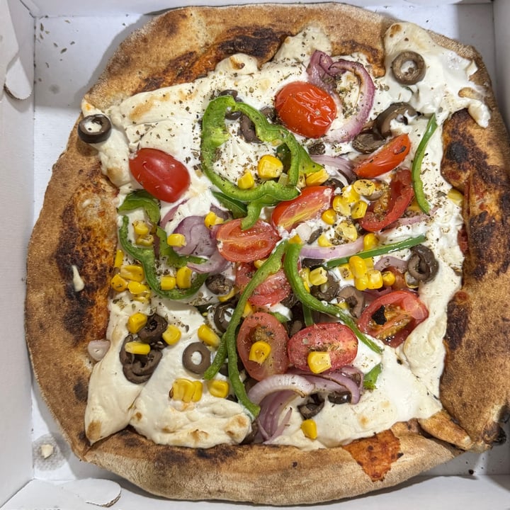 photo of Philippe's Pizza Pizza Rainha -  Vegana shared by @letsqr on  01 Jan 2025 - review