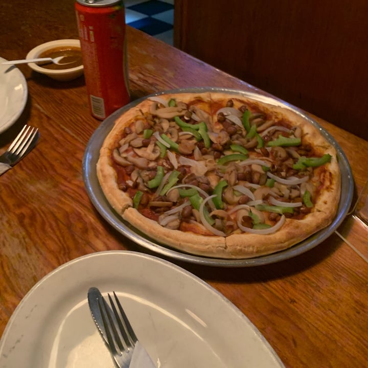 photo of Pizzería La Tómbola Pizza vegetariana(sin queso) shared by @happycoconut2004 on  22 Jan 2025 - review