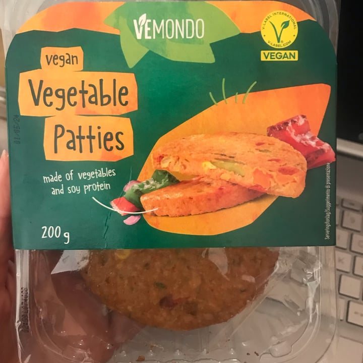 photo of Vemondo vegan vegetable patties shared by @strambajade on  15 Apr 2024 - review