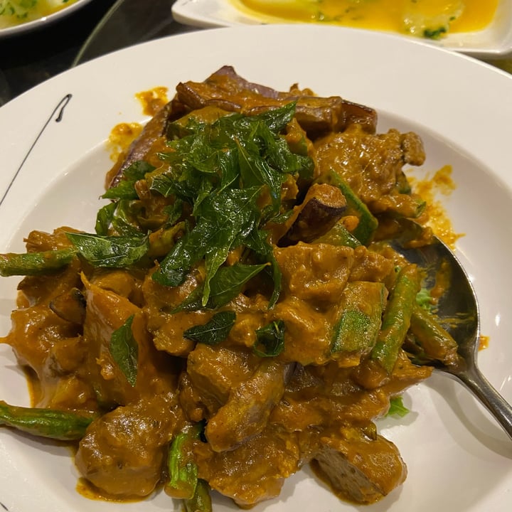 photo of LVC Vege Restaurant 创意林镇藩料理坊 vege rendang shared by @fxk on  23 Apr 2024 - review