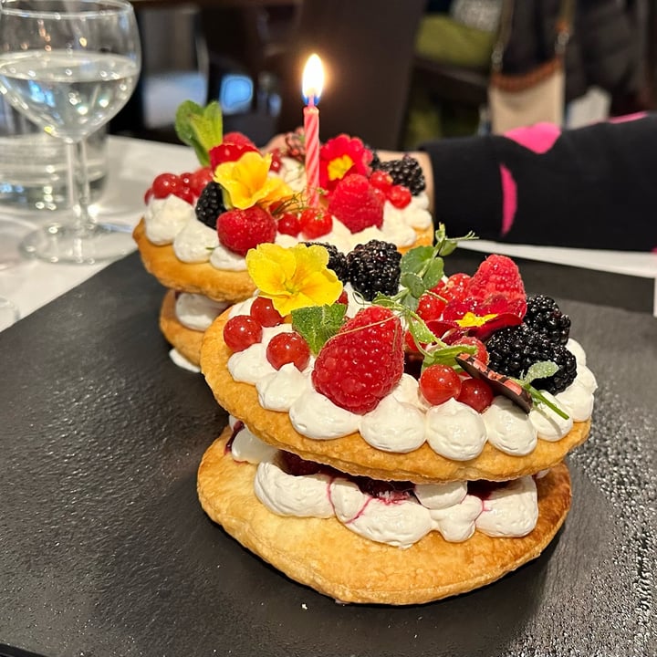 photo of MiBiò bistrot Millefoglie Con Frutti Di Bosco Torta Di Compleanno shared by @veggiemiao on  11 Feb 2024 - review