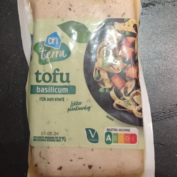 photo of Albert Heijn tofu basilicum shared by @nuriawashungry on  04 May 2024 - review