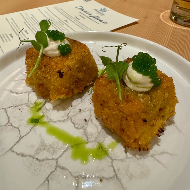 photo of Hotel Paradiso Pure.Living Polenta Seitan affumicato al Whiskey Caviale di erba cipollina maionese affumicata shared by @lauramantoan on  18 Jan 2025 - review