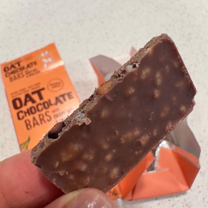 photo of Trader Joe's Oat Chocolate Bars with Crispy Rice and Cocoa Nibs shared by @berryveganplanet on  22 Sep 2023 - review