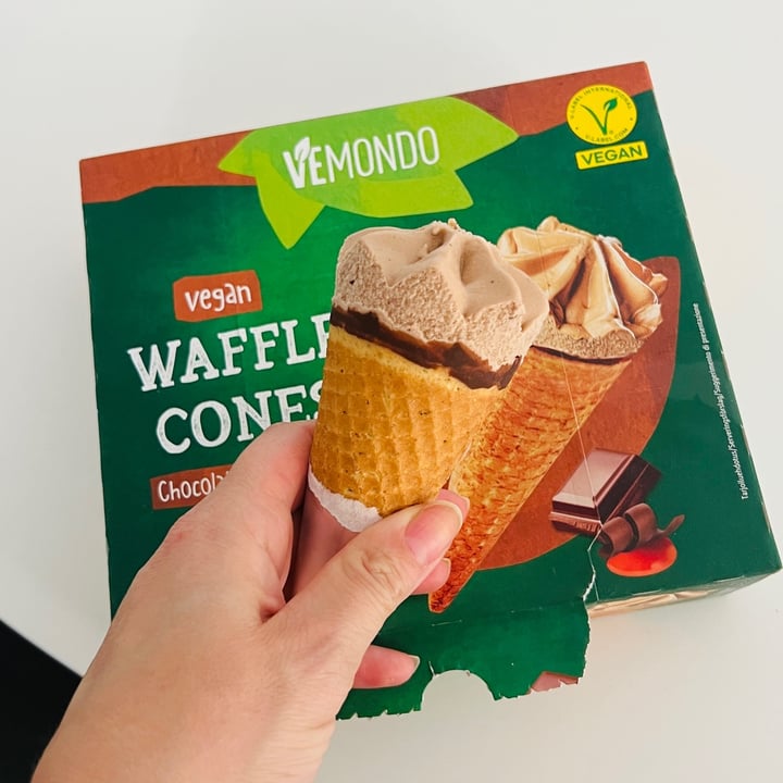 photo of Vemondo waffle cones chocolate and caramel shared by @nicole- on  15 Apr 2024 - review