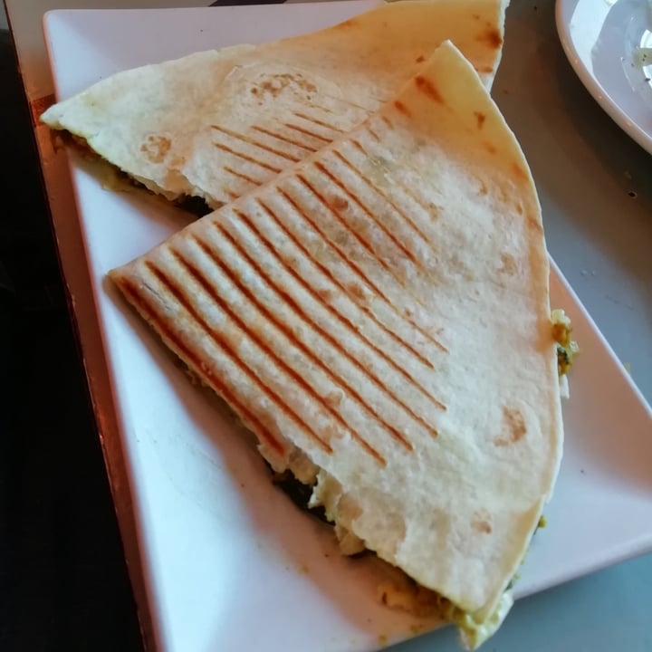 photo of Vintage54 Quesadilla vegana shared by @ecoilogic on  03 Dec 2023 - review