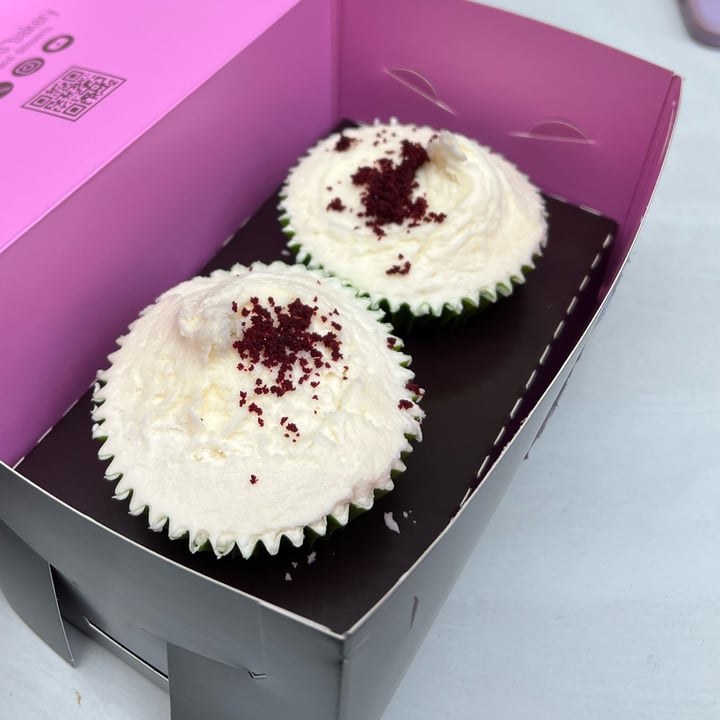 photo of The Hummingbird Bakery Vegan red velvet cupcakes shared by @gingerbreadrhea on  30 Sep 2025 - review