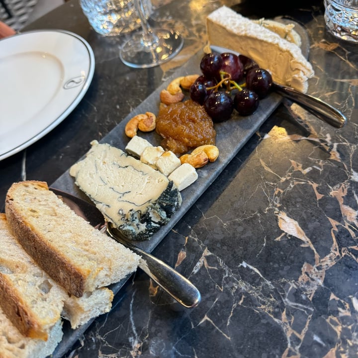 photo of Ao 26 Vegan Food Project Vegan Cheese Board shared by @beccatx on  08 Aug 2024 - review