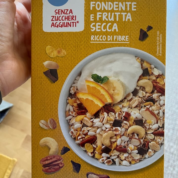 photo of coop bene-sì muesli con cioccolato con cioccolato fondente e frutta secca shared by @linda0597 on  12 Nov 2023 - review