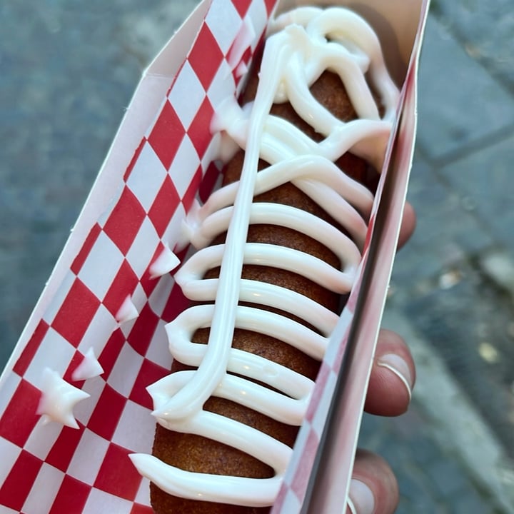 photo of Lola Miller - Easy Diner Corn Dog con Ketchup e Maionese shared by @anto990 on  01 May 2024 - review