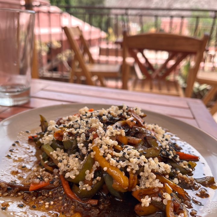 photo of Pasakana Resto Bar - Purmamarca wok de quinoa y vegetales shared by @vaveg on  20 Nov 2023 - review
