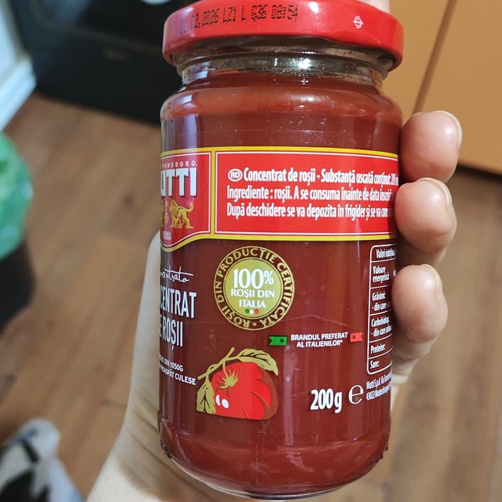 photo of Mutti concentrated tomato paste 28% shared by @goe on  25 Apr 2024 - review