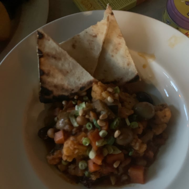 photo of Goldsmiths Arms Cauliflower, Aubergine, Pine Nut, Chickpea, Olive Oil & Lemon Stew with Flatbread shared by @lamaryvegana on  22 Feb 2024 - review