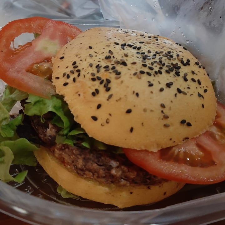 photo of La Fonte D´Oro | La Perla Hamburguesa de porotos, arroz y lentejas shared by @adiloretto on  10 Dec 2023 - review