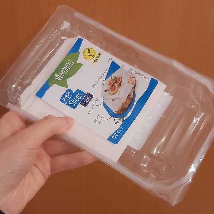 photo of Vemondo Vegan Slices Classic shared by @cillafiore on  30 Sep 2025 - review