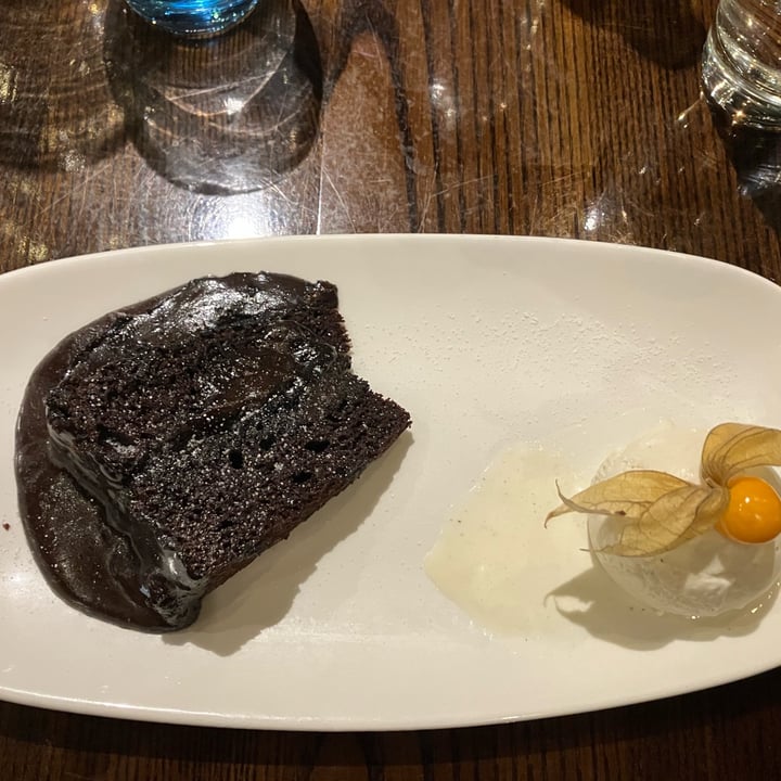 photo of No.10 Bar and Restaurant Warm Chocolate Fudge Cake shared by @veganpaw on  22 Dec 2024 - review